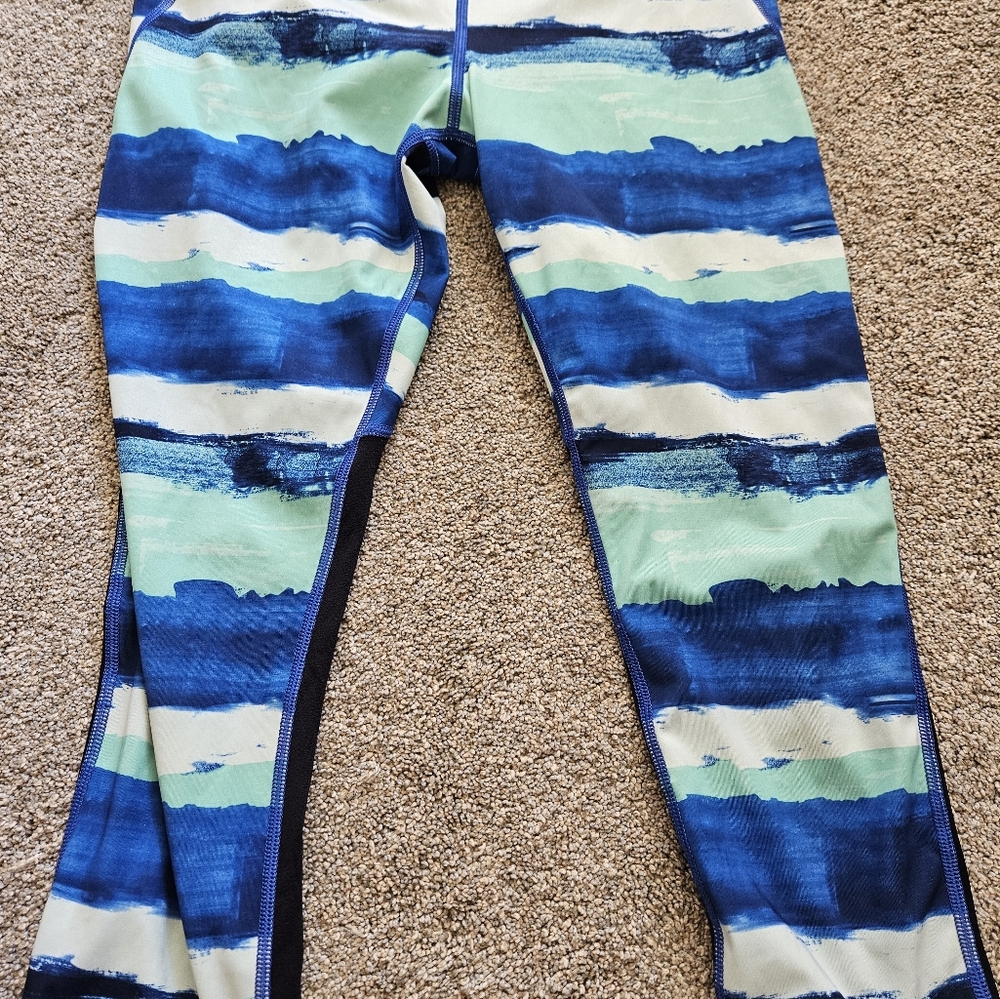 Size 6 lululemon run capris